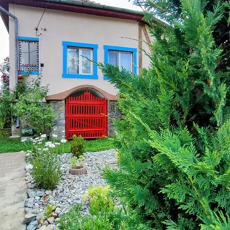 Holiday home Casa Zestrea Bunicii *